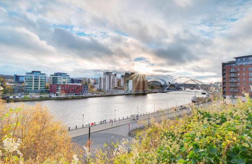 Newcastle-upon-Tyne Apartment | Swan Apartments 2A by Week2Week