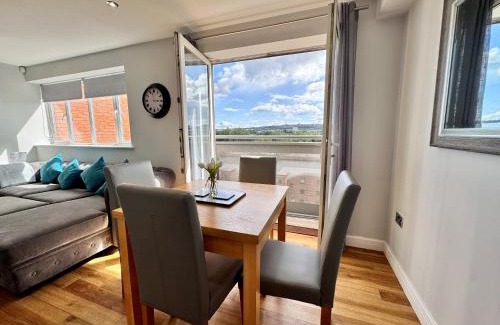 Newcastle-upon-Tyne Apartment | Swan Apartments 2A by Week2Week