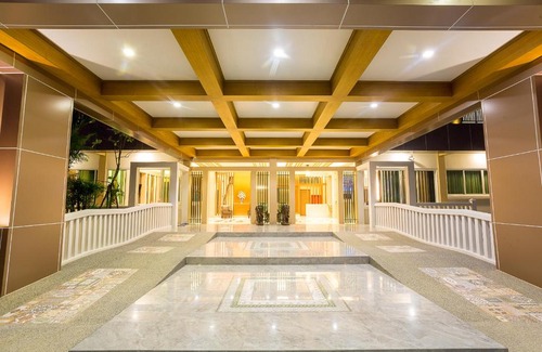 Sattahip Hotel | Swan Lake Hotel Sattahip