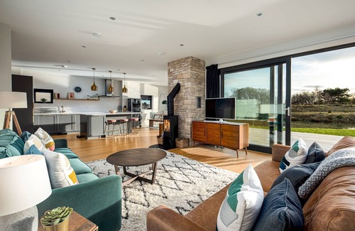 Holworth House | Swan Landing (WI10), Silverlake, Dorset.