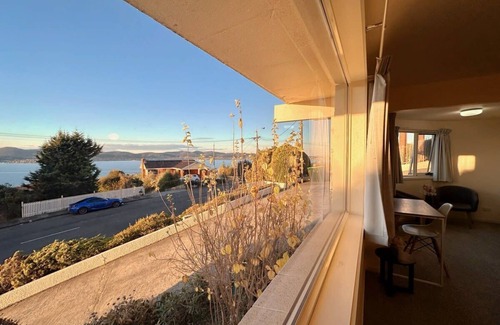 Sandy Bay Apartment | Swan Sea Cozy Room at Sandy Bay