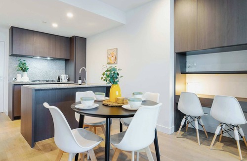 Carlton South Apartment | Swanston Central 3B Lv53 CBD in Free Tram Zone