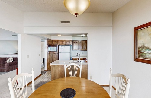 Brookings Condo | Sweeping Oceanfront Views Await Tranquil Condo w/Balcony, Beach Access, W/D