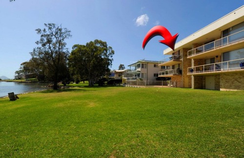 Soldiers Point Apartment | Sweeping water views across the Bay of Port Stephens