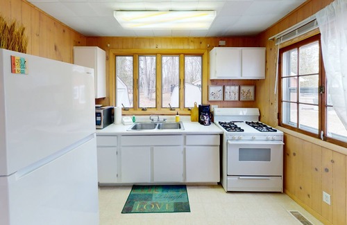 Burt Lake Cottage | Sweet 2BRM + 1BATH COTTAGE with Lake Access + Mooring! FISH! BOAT!