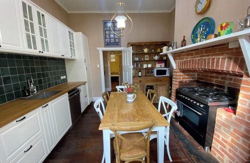 Stanley Flat Cottage | SWEET BRIAR IN THE VINES - CLARE