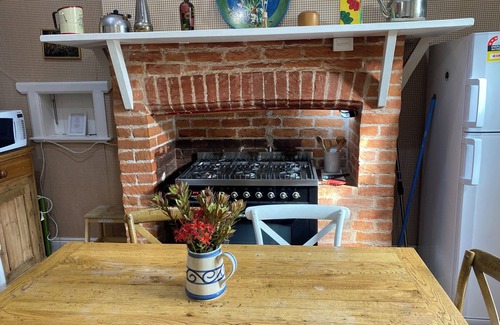Stanley Flat Cottage | SWEET BRIAR IN THE VINES - CLARE