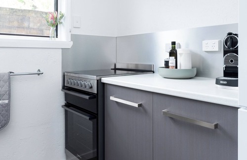 Riverside Apartment | Sweet Escape: Studio with Parking & WiFi