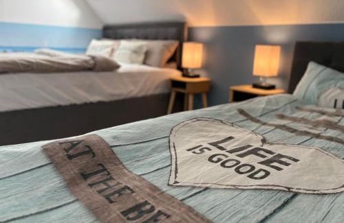 Leubnitz-Neuostra Apartment | Sweet Home Dresden Juniorsuite mit Schlösserblick von der großen Dachterrasse und kostenfreier Parkplatz
