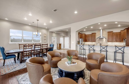 Kingsland House | Sweet Life Lake LBJ Grand Getaway: Private Beach, Pool & Entertainment Oasis for 16!