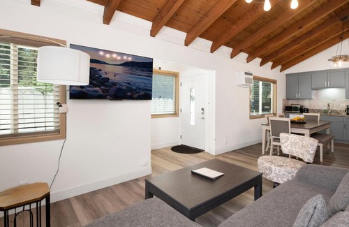 Big Bear Lake House | Sweet Retreat 2- Cozy Relaxing Resort Cottage