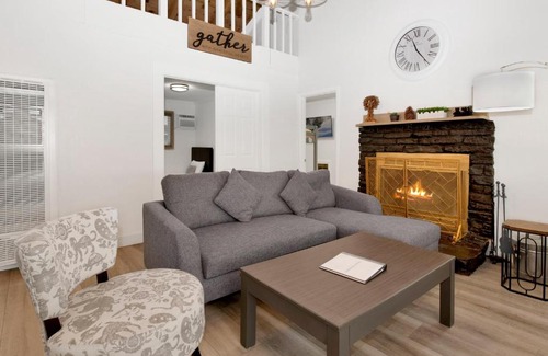 Big Bear Lake House | Sweet Retreat 2- Cozy Relaxing Resort Cottage