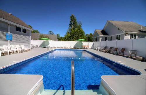 Killington House | Sweet Suite! Modern, Pool, 2RM, 2BA, Ski Resort - Summer Pool - Shuttle - Killington Center 532
