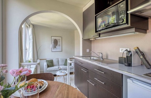Upper Town Apartment | Sweett | Studio with Garden View C-11