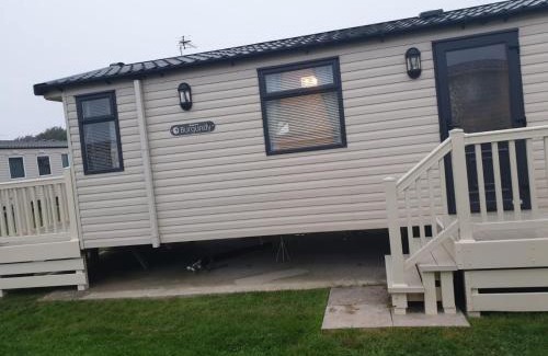 Prestatyn Apartment | Swift Burgundy
