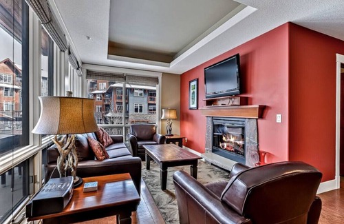 Canmore Apartment | Swift's Nest , Nest in the Rockies
