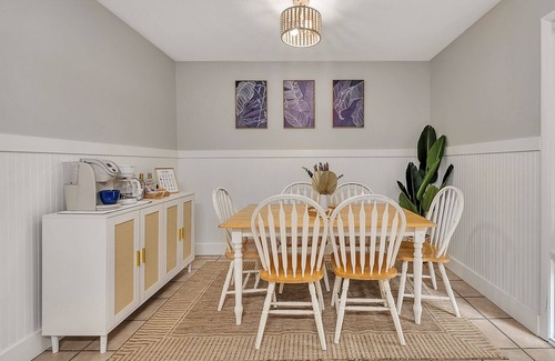 Saint Simons Island House | Swim, bike, relax: South Side Condo near East Beach with 4 bikes included