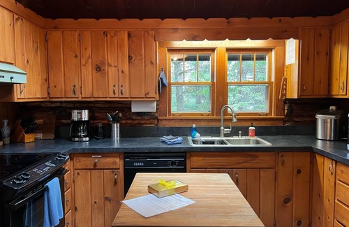 Hayward Cabin | Swim/Fish/Kayak at Frost Glow Lodge on Spider Lake!