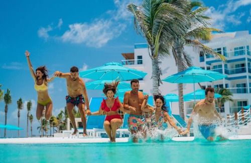 Puerto Morelos Apartment | Swim-Up Suite/Infinity Pool/Private Terrace/Caribbean Sea Views ; Adults-Only