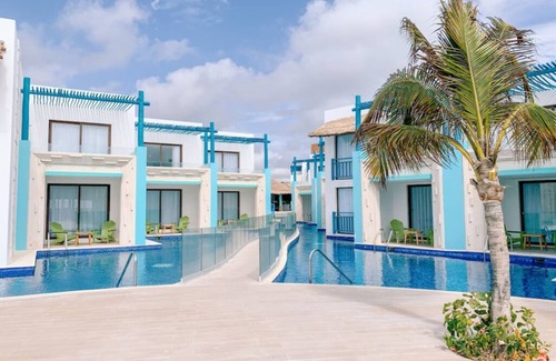 Puerto Morelos Apartment | Swim-Up Suite w/King Bed, Rainforest Shower, & Direct Pool Access ALL-INCLUSIVE