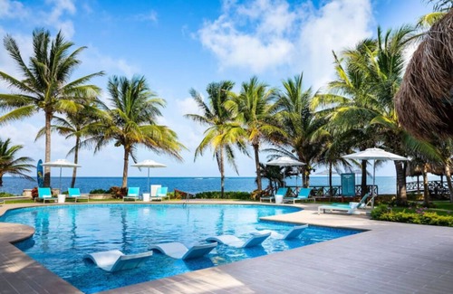 Puerto Morelos Apartment | Swim-Up Suite w/King Bed, Rainforest Shower, & Direct Pool Access ALL-INCLUSIVE