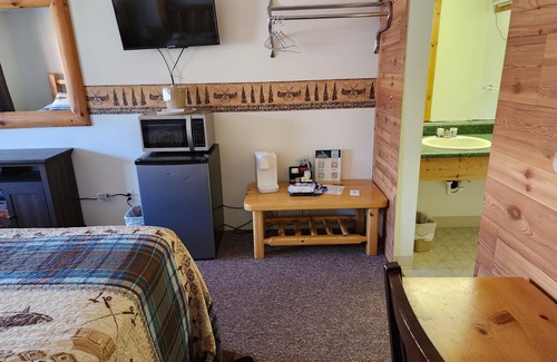 Ohiopyle Hotel | Swimmers | 1BR,1BA, Cabinesque Hotel in Ohiopyle
