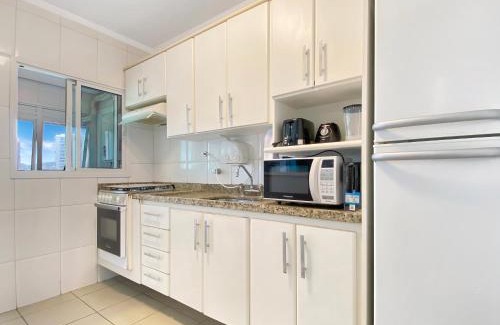 Balneario Cidade Atlantica Apartment | Swimming pool Barbecue Enseada Balcony