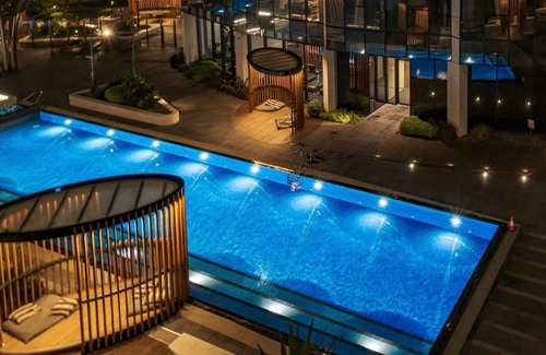 Southbank Apartment | Swimming Pool View 2br2ba At Ms Balcony