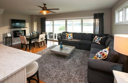 Douglas Villa | Swing Bridge #10 - Four Bedroom Villa, Sleeps 10