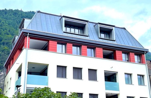 Unterseen Apartment | SwissHut Modern 10min Interlaken West Station - Apart. Blume 1