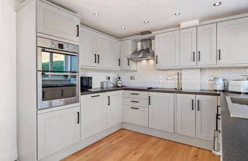 Penycwm Apartment | Swn Y Don - Modern Luxury Steps from Newgale Beach Bliss