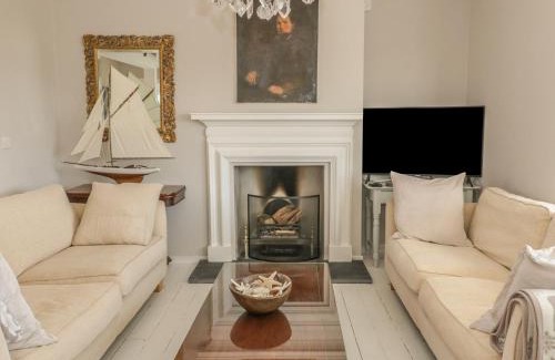 Menai Bridge House | Swn Y Wylan