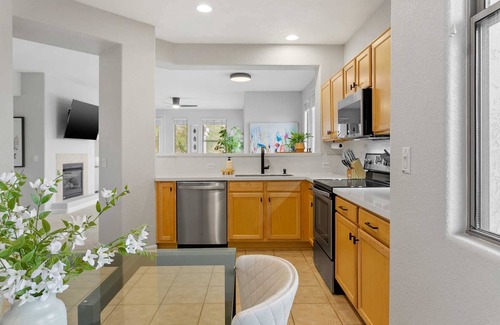 Kierland Condo | SWSS - FAMILY/Luxurious Kierland Greens Condo: Gated Community, Heated Pool, CLEAN & CUTE