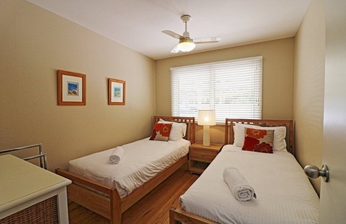 Merimbula Cabin | Sybella - 4 bedroom option (Ocean views with a pool)