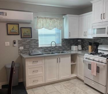 Jennings House | Sylmars Apartment Home