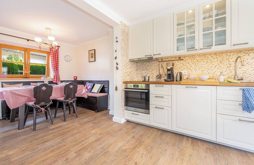 Schleching Apartment | Sylt vacation home Achendamm four separate bedrooms and bathrooms