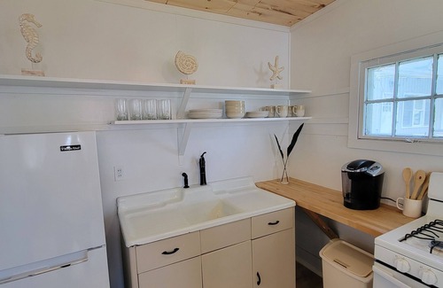 Sylvan Beach Cottage | Sylvan Beach Cottage in the heart of Sylvan Beach NY