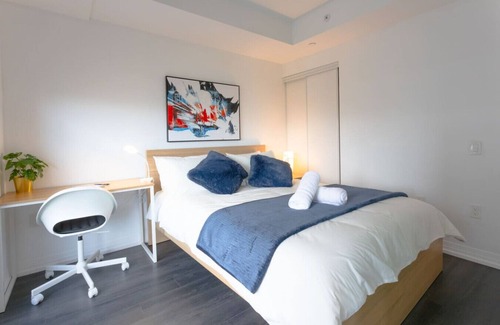 Cabbagetown South Hotel | Sylvestre Suites - Downtown Toronto - 2BR