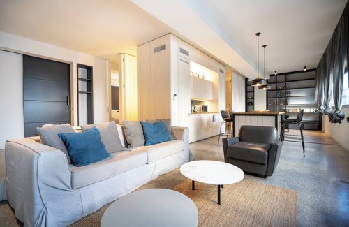 Plaka Apartment | Syntagma square 2 bedrooms 4 pers apartment by MPS