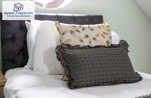 Leicester House | Syster Properties Leicester Short Stay with Free Parking LE3 Area