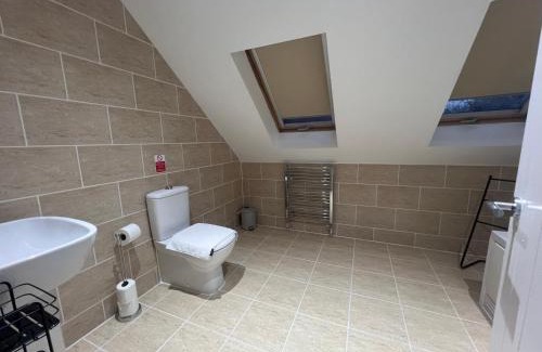 Leicester Apartment | Syster Properties Spacious Glen Meadows Sangha Close
