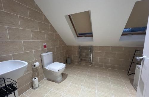 Leicester Apartment | Syster Properties Spacious Glen Meadows Sangha Close