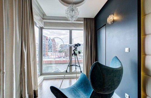 Gdansk City Center Apartment | Szafarnia 11 Gdańsk | Spacious Apartment with Parking | River View