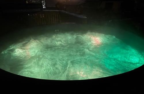 Karpacz Ski Chalet | Szafranowe Wzgórze II-Dom z parkingiem, Sauna, zew Jacuzzi