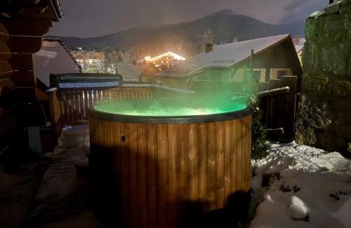 Karpacz Ski Chalet | Szafranowe Wzgórze II-Dom z parkingiem, Sauna, zew Jacuzzi