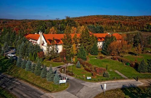 Zirc Hotel | Szarvaskút Hotel