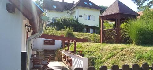 Szigliget House | Szigligeti Panoráma Apartmanház