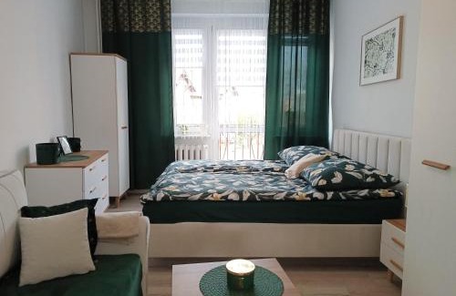 Tarnowskie Gory Apartment | Szmaragdowy apartament przy ulicy Opolskiej