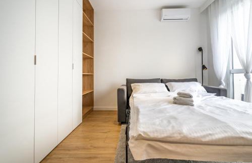 Katowice Apartment | Szurmana Modern Studio by BookingHost
