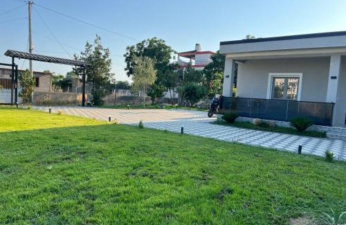 Qerek Villa | T & I Villa firepit, BBQ & grill